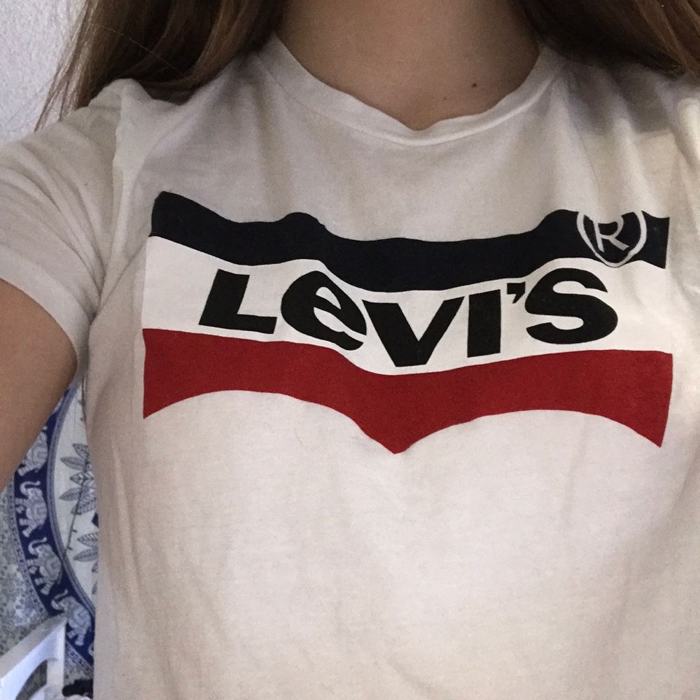 a levi’s shirt